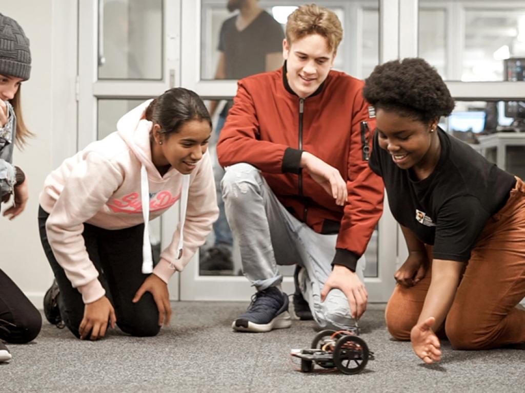 Experimenting with robotics